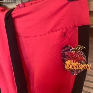 Apple Bottoms Zipper Leggings